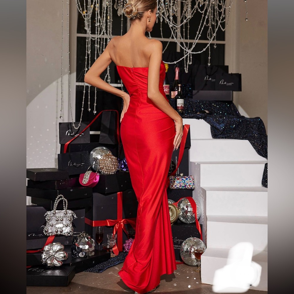 Mew Mews’ Allaire Strapless Ruched Satin Maxi Dress (L) - Picture 3 of 8